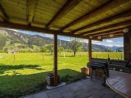 Contemporary Apartment in Maishofen near Ski Area