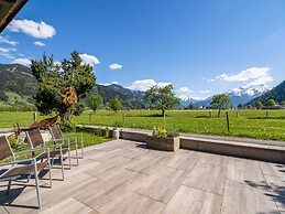 Contemporary Apartment in Maishofen near Ski Area