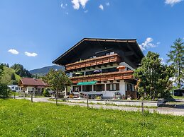 Contemporary Apartment in Maishofen near Ski Area