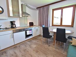 Spacious Apartment near Ski Trail in Maishofen