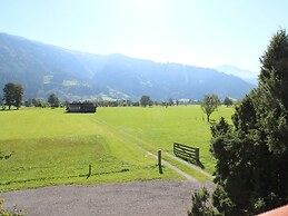 Spacious Apartment near Ski Trail in Maishofen