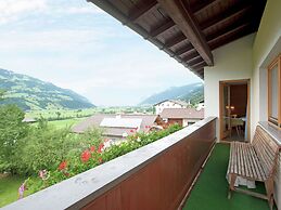 Apartment With Balcony in Hart im Zillertaler