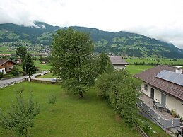 Apartment With Balcony in Hart im Zillertaler
