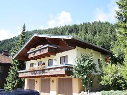 Simplistic Apartment in Kleinar near Cross Country Skiing