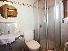 Spacious Apartment in Fügen near Ski Area