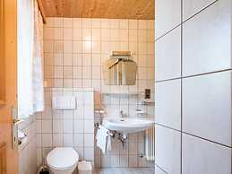 Spacious Apartment in Fügen near Ski Area