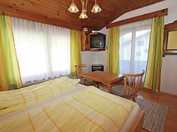 Spacious Apartment in Fügen near Ski Area