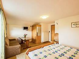 Spacious Apartment in Fügen near Ski Area