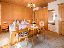 Vintage Apartment in Fügen near Ski Area