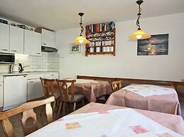 Vintage Apartment in Fügen near Ski Area