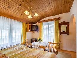 Vintage Apartment in Fügen near Ski Area