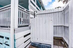 Oceanfront Beach House with Spacious Backyard by RedAwning