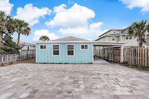 Oceanfront Beach House with Spacious Backyard by RedAwning