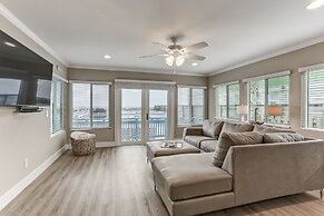 Oceanfront Beach House with Spacious Backyard by RedAwning