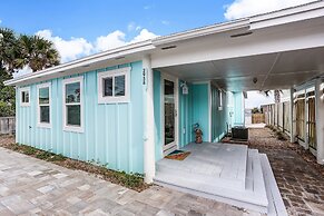 Oceanfront Beach House with Spacious Backyard by RedAwning