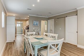 Oceanfront Beach House with Spacious Backyard by RedAwning