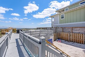 Oceanfront Beach House with Spacious Backyard by RedAwning