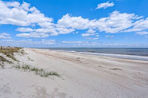 Oceanfront Beach House with Spacious Backyard by RedAwning