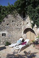 White Jasmine Cottage