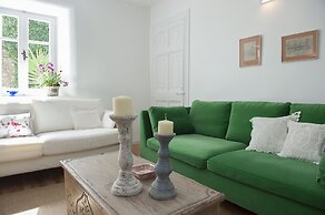 White Jasmine Cottage