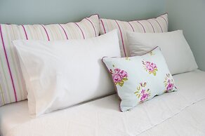 White Jasmine Cottage