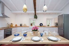 White Jasmine Cottage