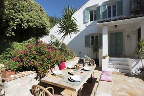 White Jasmine Cottage