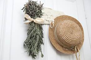 White Jasmine Cottage