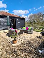 Inviting 2 Bedroom Barn Conversion, Rural Norfolk