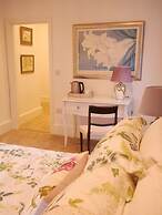 Guestling Hall Hotel