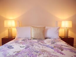 Guestling Hall Hotel