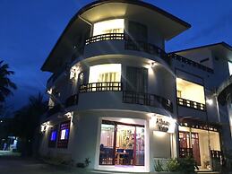 Athens View Guraidhoo