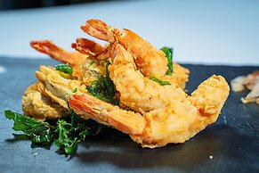 Poulo Wai Hotel and Apartment