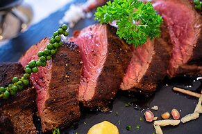 Poulo Wai Hotel and Apartment