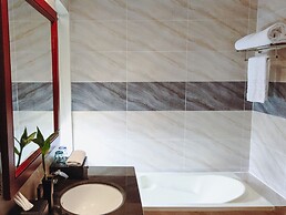 Poulo Wai Hotel and Apartment