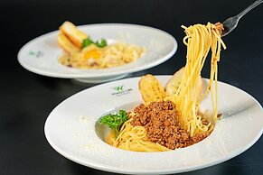 Poulo Wai Hotel and Apartment