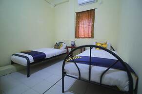 SPOT ON 2305 Andys Nur Penginapan