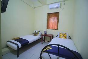 SPOT ON 2305 Andys Nur Penginapan