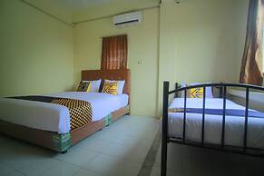 SPOT ON 2305 Andys Nur Penginapan