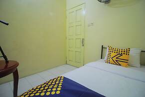 SPOT ON 2305 Andys Nur Penginapan