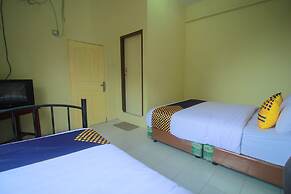 SPOT ON 2305 Andys Nur Penginapan