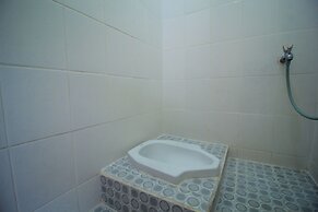 SPOT ON 2305 Andys Nur Penginapan