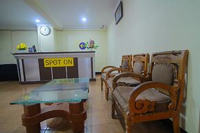 SPOT ON 2305 Andys Nur Penginapan