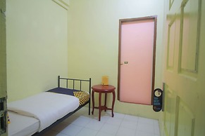 SPOT ON 2305 Andys Nur Penginapan