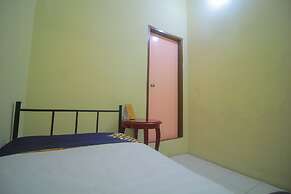 SPOT ON 2305 Andys Nur Penginapan