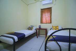 SPOT ON 2305 Andys Nur Penginapan