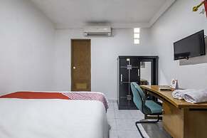 OYO Life 2391 Baladewa Residence Syariah