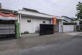 OYO Life 2391 Baladewa Residence Syariah