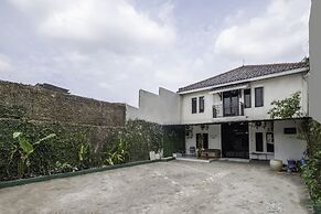 OYO Life 2391 Baladewa Residence Syariah