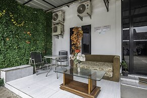 OYO Life 2391 Baladewa Residence Syariah